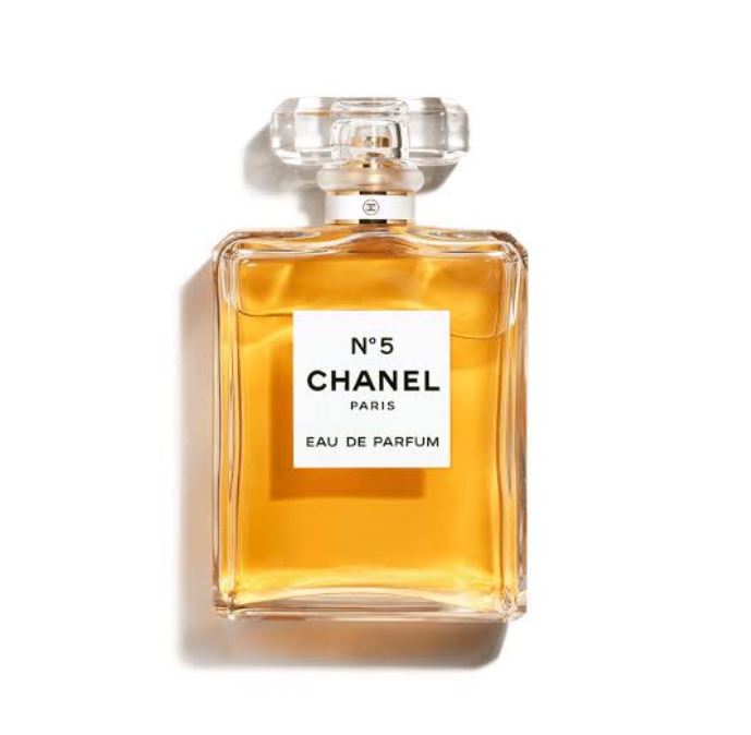 🌸 1. Chanel N°5 – Élégance intemporelle